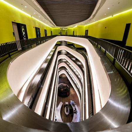カシア プーケット バンタオビーチ エクステリア 写真 The spiral escalator