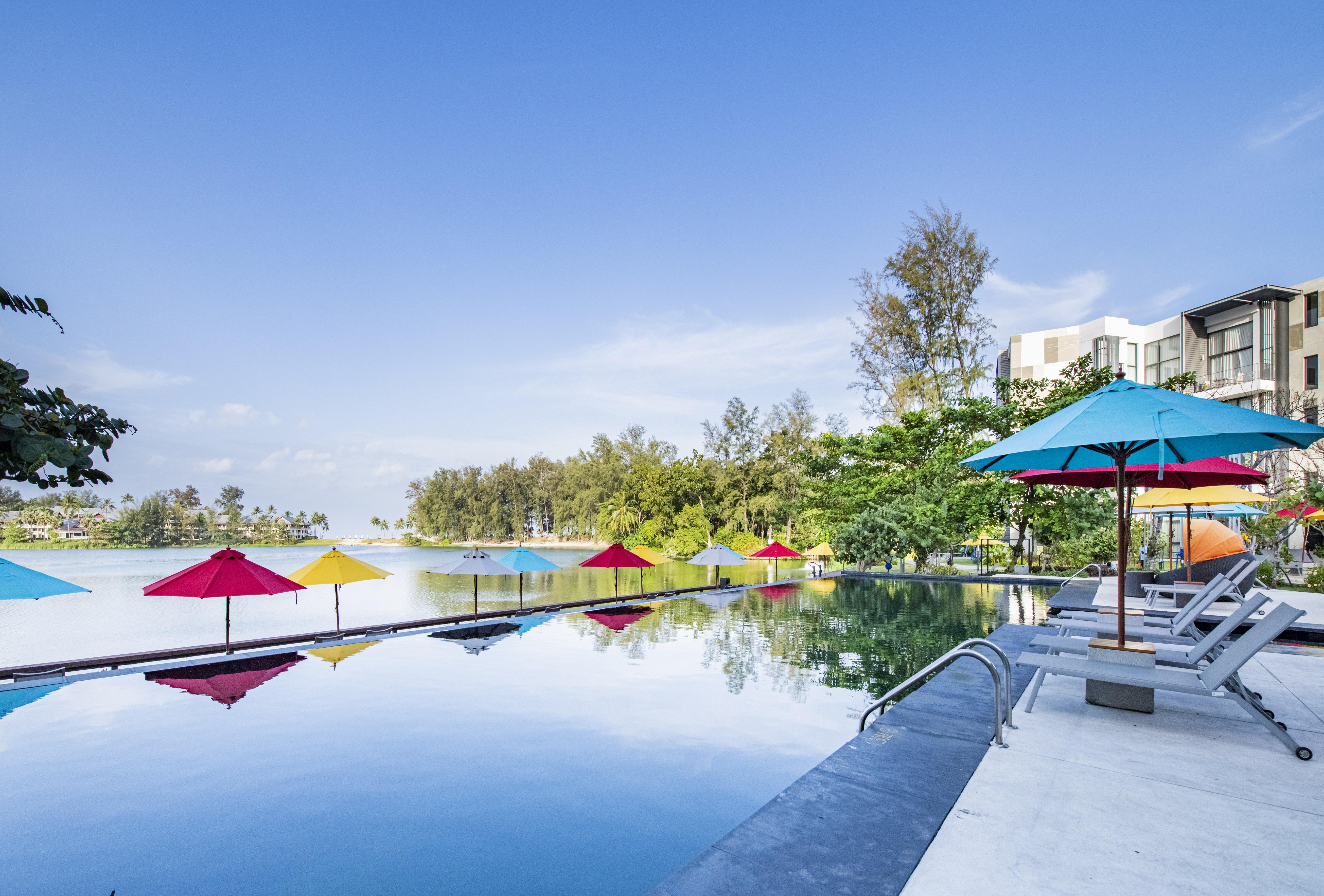 カシア プーケット バンタオビーチ エクステリア 写真 The pool at the hotel