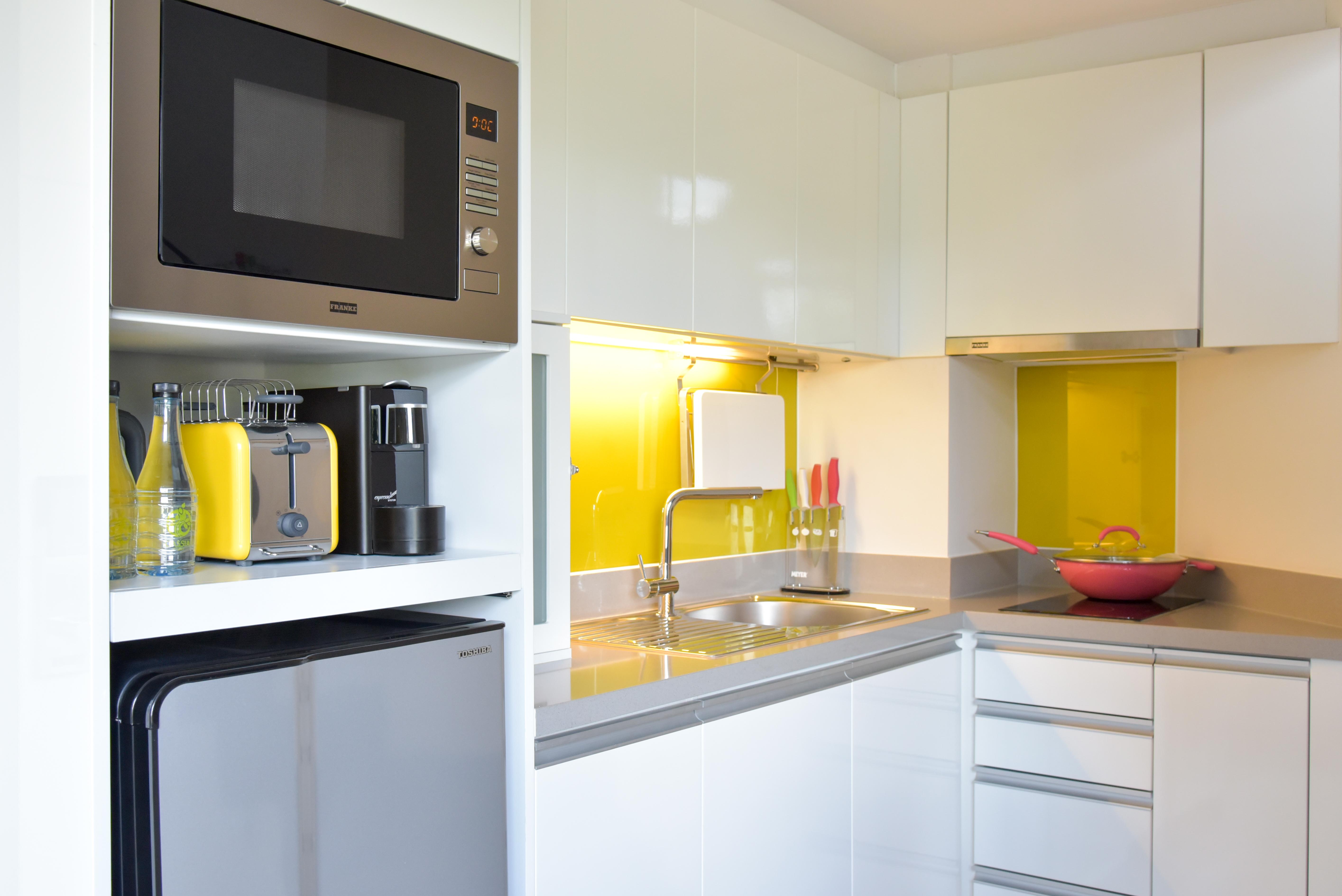カシア プーケット バンタオビーチ エクステリア 写真 A typical kitchen