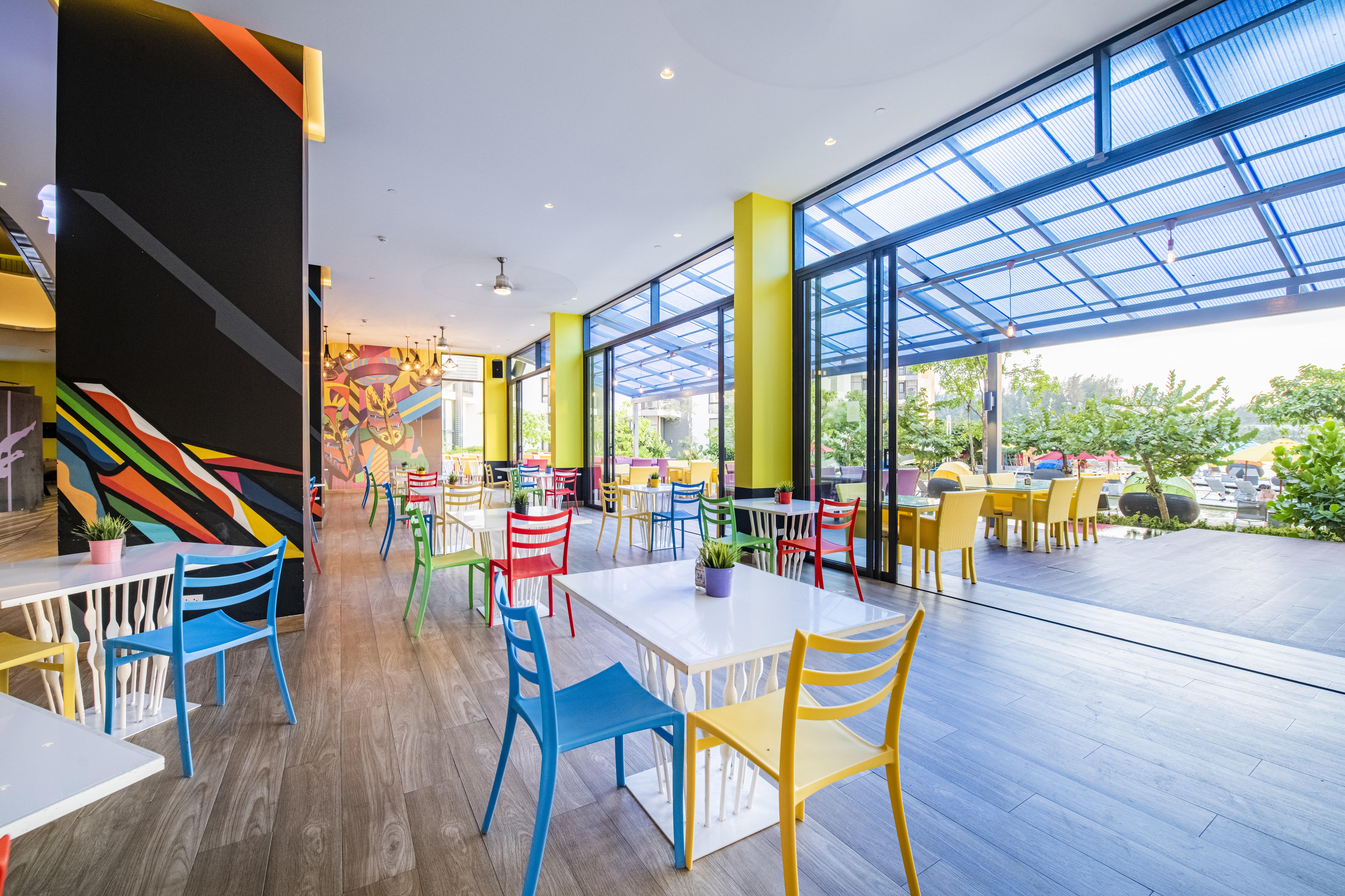 カシア プーケット バンタオビーチ エクステリア 写真 The interior of the restaurant